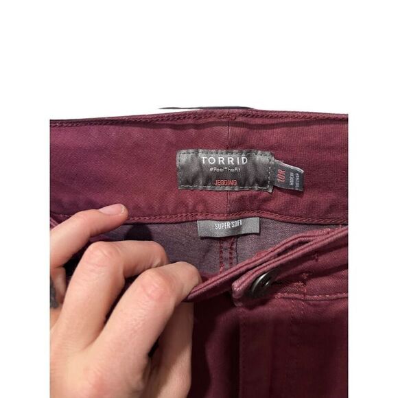 Torrid Feel The Fit Super Soft Five Pocket Style Jegging Burgundy Size 10R - Picture 5 of 11